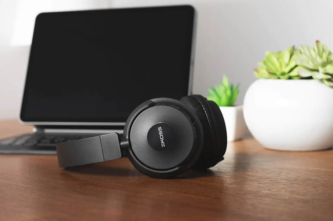 Jakie słuchawki do 200 zł - najlepsze modele, które nie rozczarują