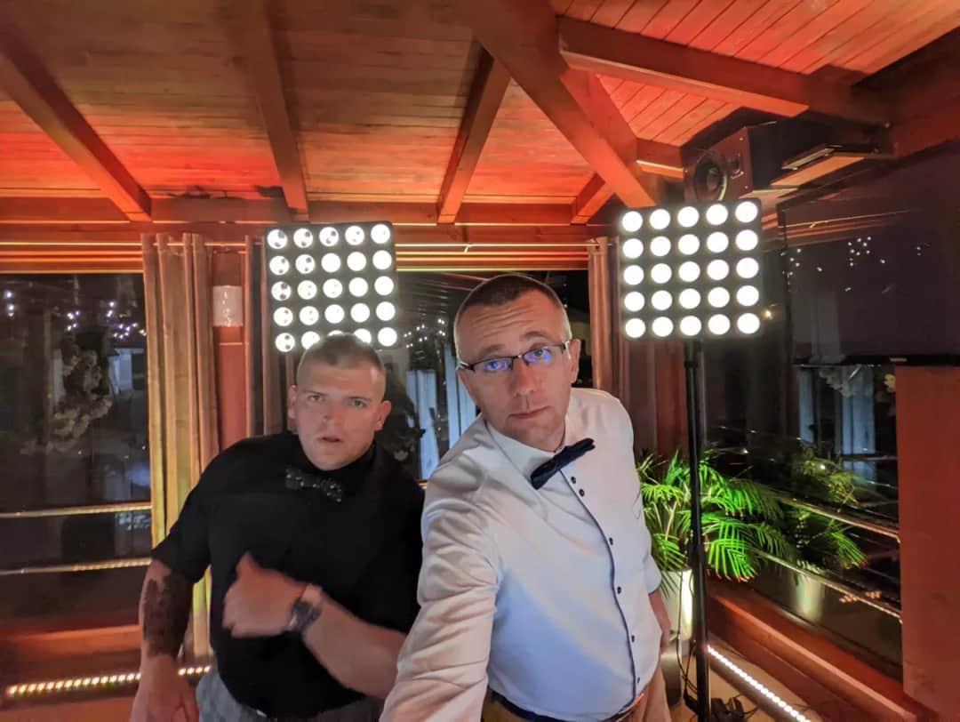 Ile kosztuje DJ na studniówkę? Sprawdź ceny i oferty DJ-ów