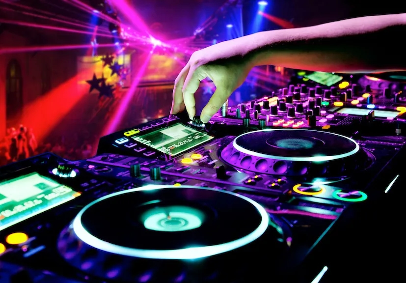 Jaka konsola DJ na początek, aby uniknąć zbędnych wydatków?